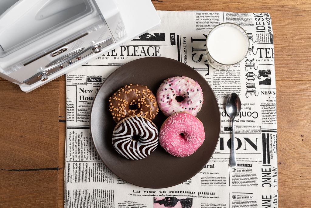 Pasta Mixer_in use_up_donuts_2000x2000px_300dpi