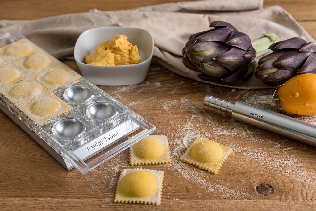 Ravioli-Tablet-Silver_in-use.jpg