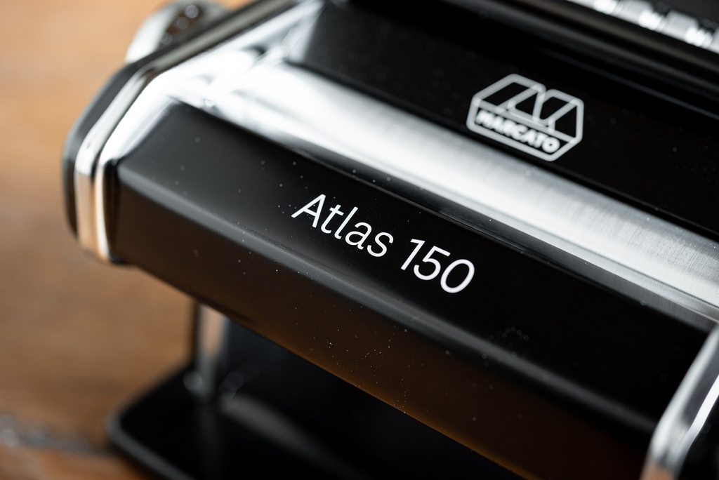 Atlas-150-Black_nome_2000px.jpg